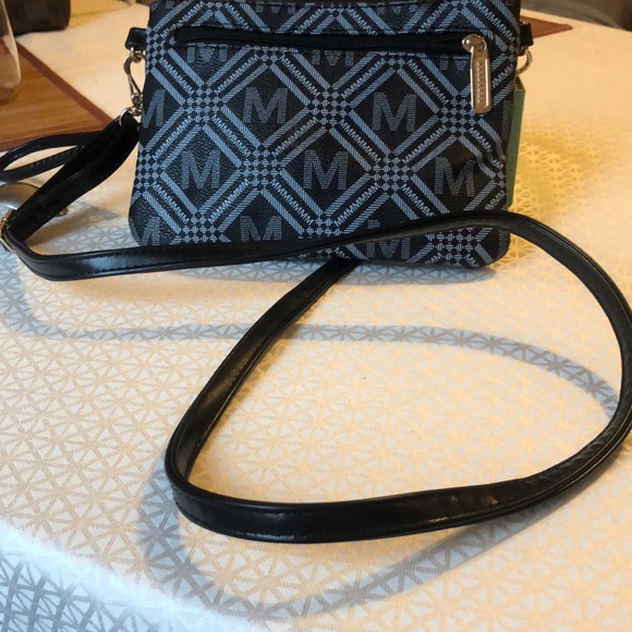 Large and medium hand bags - Picture 2 of 7